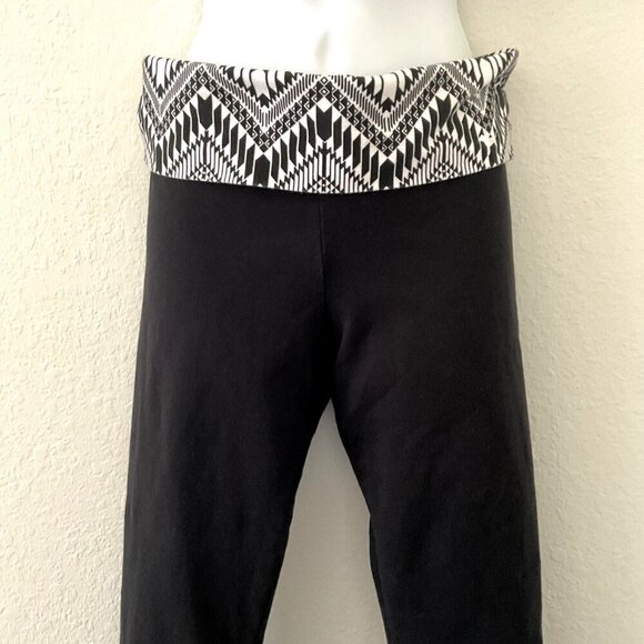 PINK VICTORIA’S SECRET CAPRI YOGA PANTS GYM WORKOUT CASUAL - Picture 2 of 10